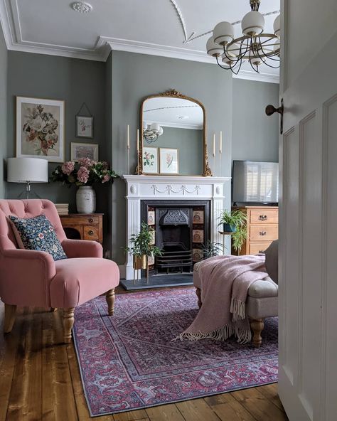 Refresh Your Interior: Living Room Ideas And Designer Insights 2nd Choice, Chambre Inspo, Victorian Living Room, Cosy Living Room, Beautiful Living Rooms, Living Room Makeover, New Living Room, Living Room Inspo, Farrow Ball