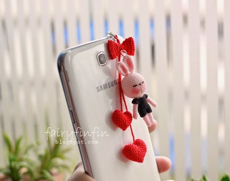 fairyfinfin: Rabbit doll, cute Phone Charm, Accessories, Phone... Mobile Charms, Beads Craft Kids, Phone Case Holder, Crochet Phone Cases, Crochet Mobile, Crochet Classes, Crochet Hack, Rabbit Doll, Crochet Brooch