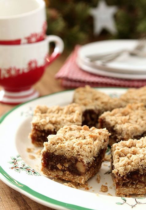 Old Fashioned Date Nut Bars - An old fashioned treat that has never gone out of favor; sweetened dates are combined with a crumbled oat topping. Perfection. Date Nut Bars, Nut Bars, Date Bars, Family Baking, Nut Bar, Pie Bar, Brownie Bar, Desserts To Make, Paleo Dessert