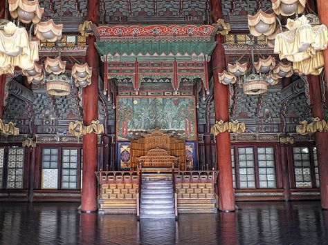 Inside Changdeokgung Imperial Palace Joe Cruz, Ancient Korea, Chinese Palace, Palace Interior, Eco Travel, Throne Room, Imperial Palace, Traditional Korean, Luxury Homes Interior