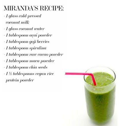 Miranda Kerr's Super-Start spirulina smoothie  http://www.net-a-porter.com/magazine/200/24 Smoothie Recipies, Spirulina Smoothie, Smoothie Popsicles, Superfood Recipes, Eating Clean, Smoothie Shakes, Health Drink, Detox Smoothie, Miranda Kerr