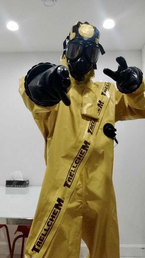 Radiation Suit, Hazmat Suits, Fallout Fan Art, Hazmat Suit, Gas Masks, Tactical Gear Loadout, Protective Gear, Creepy Art, Gas Mask