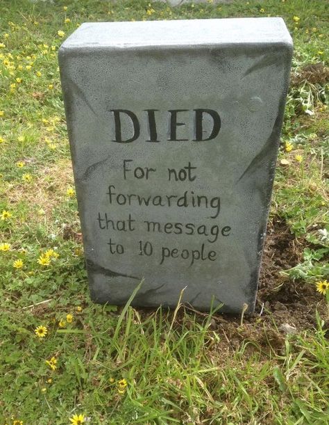 Halloween Decorations Outdoor Tombstones, Fun Gravestones, Diy Grave Decorations Halloween, Funny Halloween Yard Decorations, Halloween Tombstone Ideas, Grave Yard Halloween Decorations, Funny Gravestones, Halloween Headstone, Hermanas Sanderson