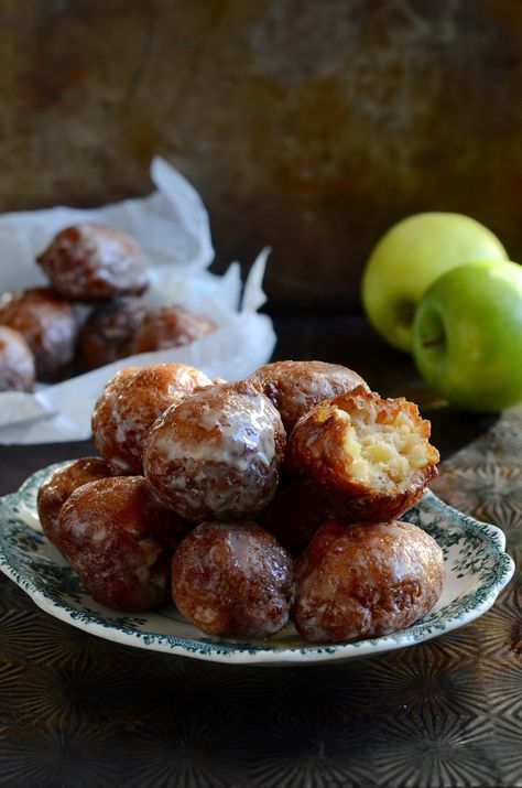 Double glazed apple fritter donuts. Sub cider for milk, use brown sugar and add 1t vanilla. Recipe Developer, Apple Fritter, Berry Tart, Brown Sauce, Doughnut Recipe, Apple Fritters, Donut Recipes, Breakfast Time, Sweet Onion