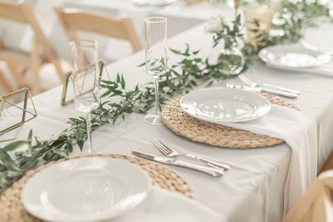 Ultra simple and chic rustic wedding table decor - greenery garland, white plates & linens and simple woven chargers Shabby Chic Teapots, Vintage Wedding Table, Rustic Wedding Table Decor, Wedding Table Linens, Rustic Wedding Table, Greenery Garland, Wedding White, Wedding Table Decorations, Rustic Chic Wedding