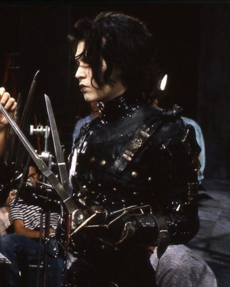 Edward Scissorhands Tim Burton Johnny Depp, Edward Scissor, Scissor Hands, Barnabas Collins, Tim Burton Characters, Scissors Hand, Tim Burton Style, Young Johnny Depp, Tim Burton Films