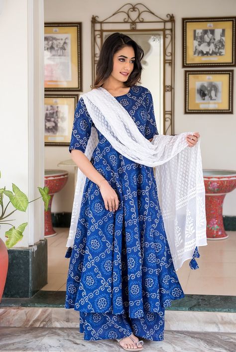 Bandhani Suit, Bandhani Dress, Simple Kurta Designs, Designer Kurti Patterns, Simple Kurti Designs, Long Kurti, Long Kurti Designs, Casual Indian Fashion, Pakistani Dresses Casual