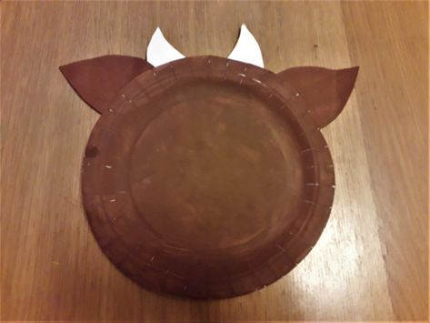 Paper plate Gruffalo - Madhouse mummy - Crafts for kids. Gruffalo Book, The Gruffalo Book, Reindeer Christmas Cards, Ocean Theme Crafts, Mummy Crafts, Umbrella Craft, Robot Craft, Lion Craft, Julia Donaldson