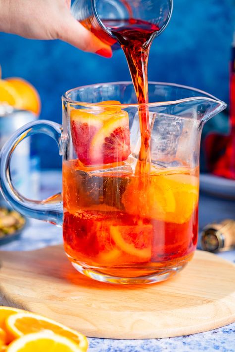 Big Batch Aperol Spritz (Pitcher Italian Cocktail) Aperol Spritz Big Batch, Aperol Spritz For A Crowd, Aperol Spritz Pitcher Recipe, Big Batch Aperol Spritz, Aperol Spritz Punch, Apperal Spritz Ingredients, Batch Aperol Spritz, Aperol Spritz Party Theme, Pumpkin Shake