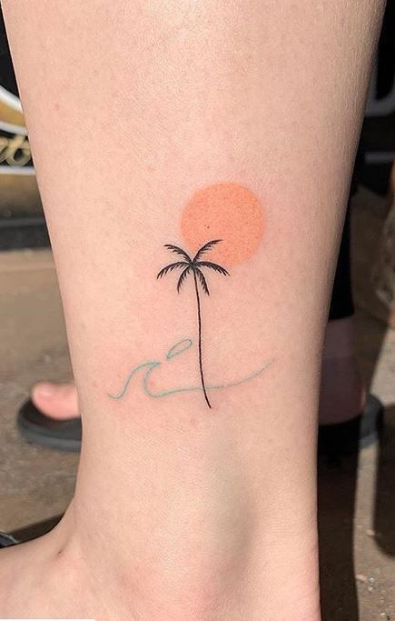 Tropisches Tattoo, Palm Tree Tattoos, Small Beach Tattoos, Lotusblume Tattoo, Beach Tattoos, Travel Tattoo Small, See Tattoo, Sunset Tattoos, Tree Tattoos