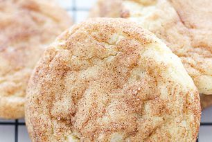 Perfect Soft and Chewy Snickerdoodles Bakery Style Sugar Cookie Recipe, Sugar Cookie Recipe Soft, Chewy Snickerdoodles, Beyond Frosting, Chocolate Pudding Cake, Snickerdoodle Recipe, Snickerdoodle Cookies, Sugar Cookie Bars, Big Cookie