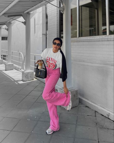 Ysl hobo bag, hijabi, street fashion, chic , pink pants Pink Cargo Pants Outfits Hijab, Pink Pants Outfit Hijab, Ganni Tshirts, Pink Pants Outfit Street Style, Cargo Pants Outfit Hijab, Pink Cargo Pants Outfits, Ysl Hobo Bag, Ysl Hobo, Hijab Pink