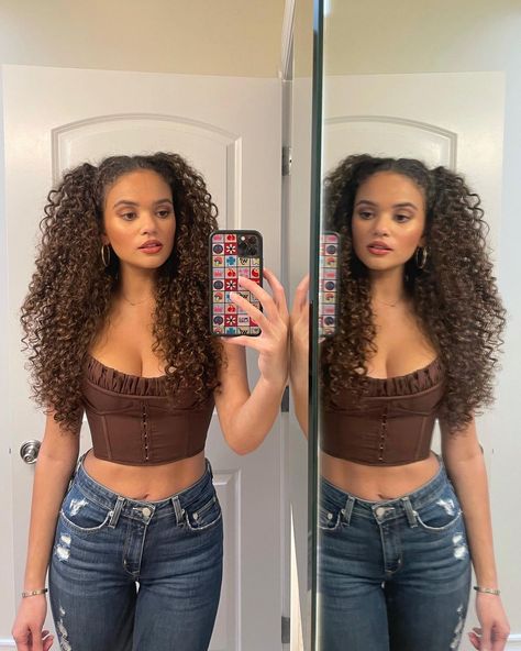 Madison Pettis on Instagram: “Curls Need Love Too” Madison Pettis Hair, Madison Pettis, Brown Corset, Change Hair, Famous Outfits, Silky Hair, Nicki Minaj, Fashion Killa, Curly Hair