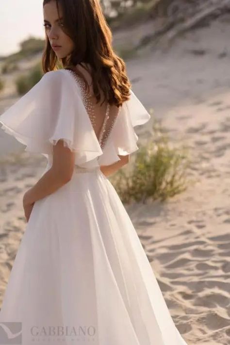 Beach Wedding Gowns, Church Wedding Dress, Wedding Dress Romantic, Simple Elegant Wedding Dress, Bridal Dresses Vintage, Gowns Vintage, Beach Wedding Gown, Organza Wedding Dress, Garden Wedding Dresses