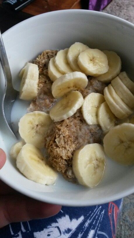 Day 3 Breakast - Weetabix (HexB) chopped banana and milk (HexA) #slimmingworld #weightloss #diet #syns #synfree Early Mornings, Food Drinks Dessert, Food Drinks, Food Cravings, Healthy Meals, Meal Ideas, Raisin, Healthy Food, Tik Tok