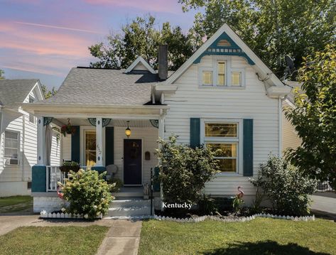 $150K Sunday - c.1907 Kentucky Move-In Ready Home Under $150K - Old Houses Under $100K Old Houses For Sale, Cute Cottage, Cape Cod House, Stainless Appliances, Eat In Kitchen, Built In Shelves, Central Air, Updated Kitchen, Cape Cod