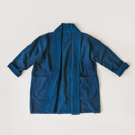 From Wiksten: Note: The pattern was renamed to Unfolding Jacket and has been discontinued as of March 31st 2021. More info here. Kimono Jacket Sewing Pattern, Jacket Sewing, Mode Kimono, Jacket Pattern Sewing, Beginner Sewing Projects Easy, Vogue Patterns, Jacket Outfit, Womens Kimono, Sewing Projects For Beginners