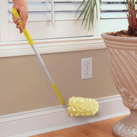 A super-extender Swiffer duster for cleaning hard-to-reach corners, ceiling fan blades, and more. The fluffy design expertly picks up dust to leave surfaces impeccably clean. Swiffer Duster, Duster Refills, Cleaning Blinds, Feather Duster, Household Cleaning Supplies, Dusters, Dust Mites, Baseboards, Household Supplies