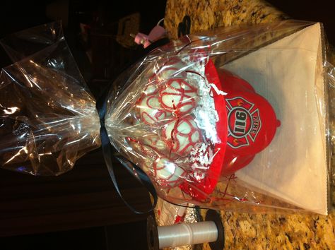 Thank you gift for the local firefighters!  They're kake pops! Fire Department Gift Basket, Firefighter Appreciation Gifts Diy, Firefighter Basket Ideas, Firefighter Appreciation Gifts, Firefighter Appreciation, Volunteer Ideas, Firefighter Crafts, Marketing Gifts, Community Service Ideas