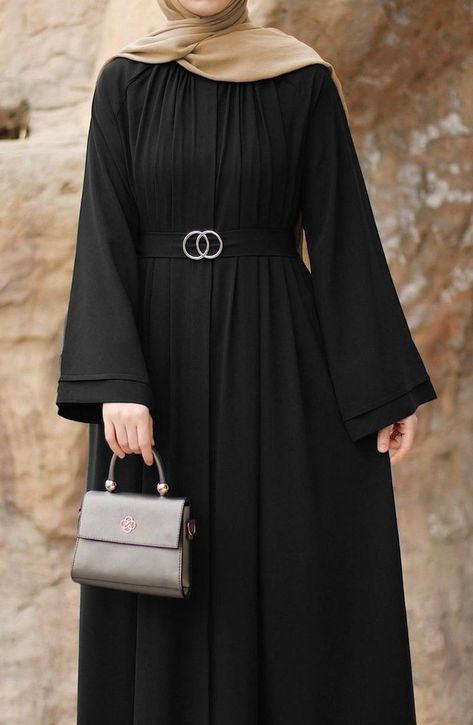 Black Abaya Designs Ideas, Abaya Fashion Black Simple, Abaya Designs Latest Black, Black Abaya Designs Simple, Stylish Abaya Designs, New Abaya Designs, Simple Abaya Designs, Burkha Designs, Stylish Abaya