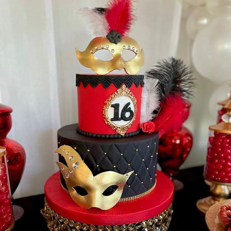 𝗣𝗔𝗧𝗧𝗬 𝗖𝗔𝗞𝗘𝗦 𝗧𝗔𝗦𝗧𝗬 𝗕𝗔𝗞𝗘𝗦 on Instagram: “⚜️Masquerade Sweet 16th.❤️ Thank you @michelleduro for your continued support. Candy Buffet: @sprinkles_ontop_desserts” Masquerade Sweet 16 Ideas, Masquerade Sweet 16, Masquerade Cake, Patty Cakes, Cupcake Tier, Masquerade Theme, Aloha Party, Theme Cake, Masquerade Ball