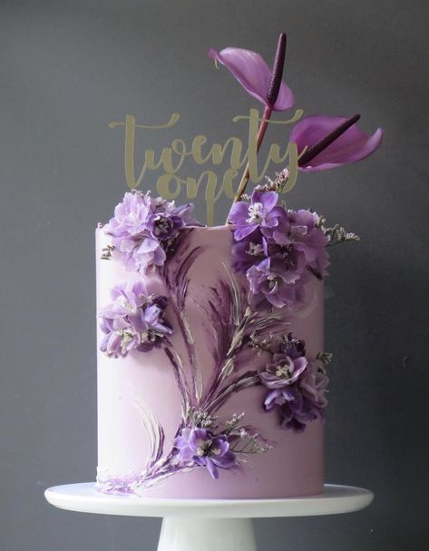 Lilac Cake, Birthday Cake Roses, Lavender Cake, Free Reign, Beauty Cakes, Fantasy Cake, Beautiful Cake Designs, 21st Birthday Cakes, Elegant Birthday Cakes