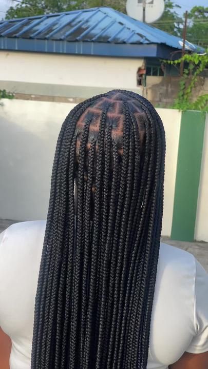 Smeduim Knotless Braids, Semi Medium Knotless Braids, Types Of Knotless Braids, Smedium Knotless With Curled Ends, Smedium Knotless Braid Parting, Knotless Braids Small Medium, Regular Knotless Braids, Smedium Knotless Styles, Smedium Knotless Long