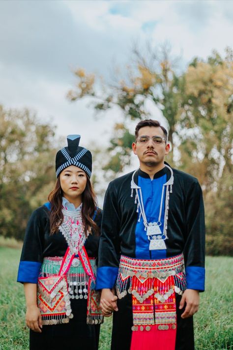 Interracial Couple Photoshoot, Photoshoot Ideas Wedding, Hmong Wedding, White Dress Wedding, Couple Photoshoot Ideas, Inspo Poses, Engagement Photoshoot Ideas, Hmong Clothes, Hairstyle Wedding