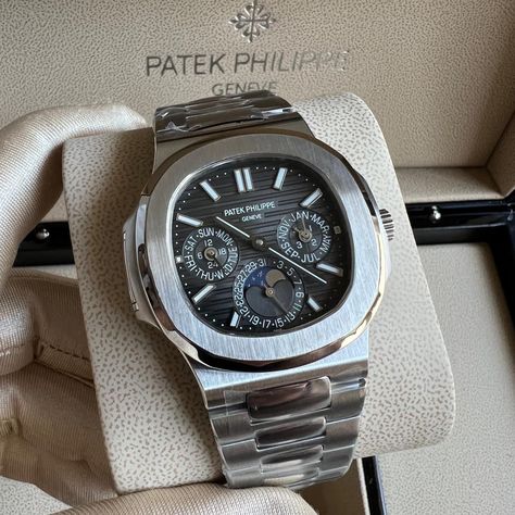 Patek Phillipe Watch, Patek Philippe Mens, Mens Luxury Lifestyle, Stylish Watches Men, Fancy Watches, Patek Philippe Watches, Expensive Jewelry Luxury, Dream Watches, Expensive Watches