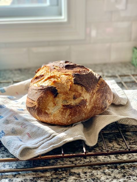 The perfect no knead, rustic sourdough bread for beginners! This recipe will produce crunchy crust, yummy middle and delicious sourdough. Beginner Sourdough, Artisan Sourdough Bread Recipe, Easy Sourdough Bread Recipe, Bread Sourdough, Artisan Bread Recipes, Baking Items, Baking Stone, Sourdough Discard, Sourdough Bread Recipe