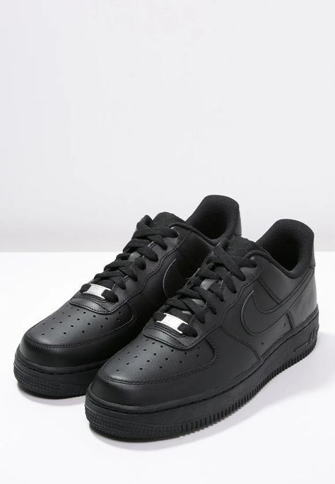 Black Air Force 1 Outfit, Air Force Noir, Nike Air Force Black, Irving Shoes, Black Force, Black Air Force 1, Nike Noir, Air Force 1 Outfit, Nike Air Force 1 Outfit