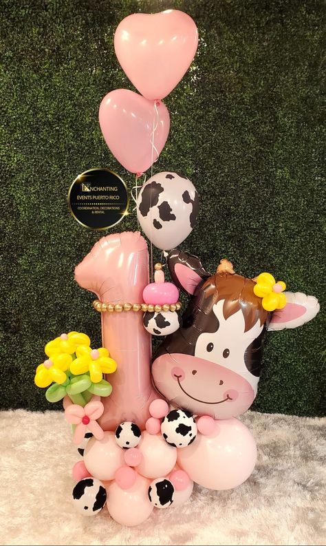 Farm Balloon Bouquet, Cow Print Centerpieces, Cow Birthday Parties, First Birthday Balloons, Farm Theme Birthday, Farm Animal Party, Farm Animals Birthday Party, Farm Themed Birthday Party, Baby Shower Theme Decorations