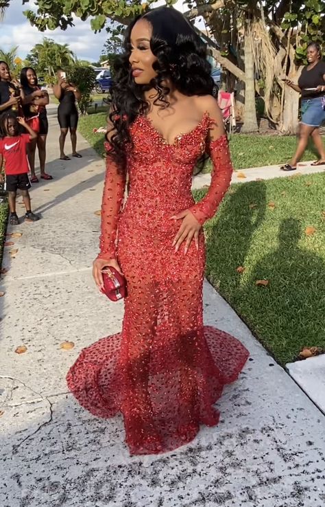 Prom Color Combos, Prom Dress With Head Scarf, Red Prom Dress Black Women, Prom Black Women, Black Couple Prom, Exotic Prom Dresses, Different Prom Dresses, Glam Prom Dresses, Prom Attire