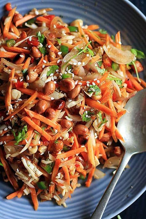 Thai Carrot Salad Recipes, Asian Carrot Salad Recipes, Chinese Carrot Salad, Carrot Walnut Salad, Easy Carrot Salad Recipes, Carrot Salad Asian, Thai Carrot Salad, Vegan Carrot Salad, Asian Carrot Salad