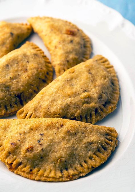 Mexican Empanadas Recipe, Empenada Recipe, Recipe For Empanadas, Maseca Recipes, Mexican Empanadas, Corn Flour Recipes, Empanadas Recipe Dough, Masa Recipes, Easy Empanadas Recipe