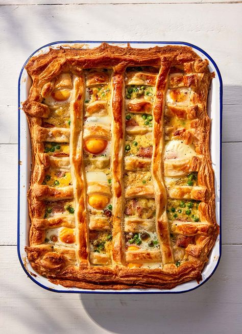 Our Ultimate Bacon and Egg Pie » Dish Magazine Bacon And Egg Pie, Bacon Pie Recipe, Egg And Bacon Pie, Bacon Burger Recipes, Egg Pie, Herb Roasted Potatoes, Best Bacon, The Picnic, Puff Pastry Recipes