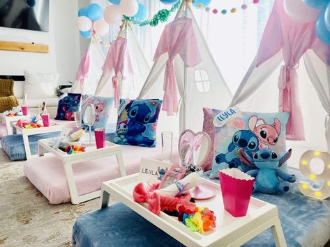 Leyla's Stitch Birthday | CatchMyParty.com Lilo And Stitch Sleepover Ideas, Lilo And Stitch Sleepover, Stitch Sleepover Party, Sleepover Decoration Ideas, Stitch Sleepover, Stitch Birthday Party Ideas, Lilo Stitch Birthday Party, Stitch Bday, Stitch Birthday Party