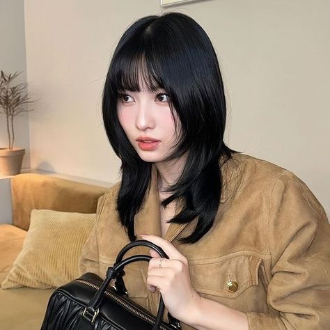 Kpop Short Hair, Momo Icon, Twice Momo, Momo Twice, Shirt Hair, Peinados Fáciles Para Cabello Corto, Haircuts For Medium Hair, Hirai Momo, Dye My Hair