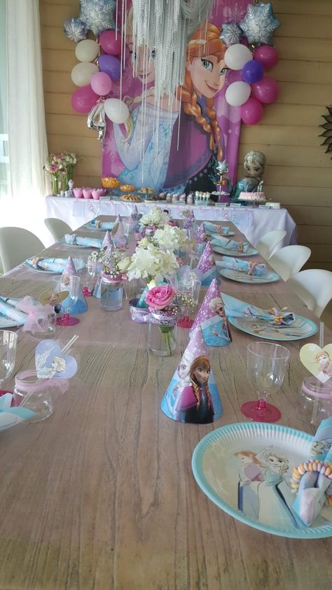 Elsa Birthday Party, Frozen Themed Birthday Party, Ideas Cumpleaños, Elsa Birthday, Frozen Birthday Party, Frozen Party, Frozen Birthday, Elsa Frozen, Birthday Party Themes