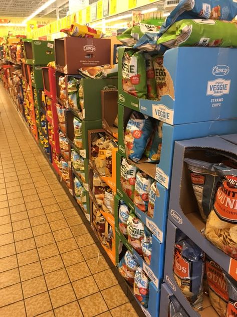 Shopping At Aldi, Cozy Cubicle, Aldi Store, Aldi Meal Plan, Aldi Shopping, Hype Beast, Dorm Wall Decor, Home Decor Projects, Store Organization