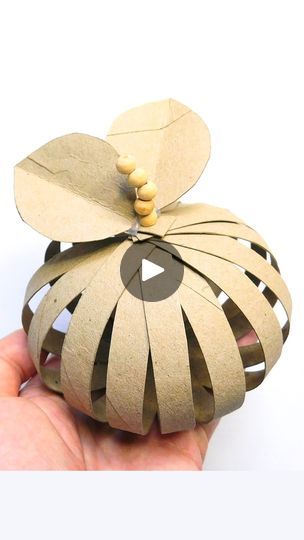 Diy Pumpkins Crafts, Pumpkin Diy, Best Out Of Waste, Craft Day, Diy Pumpkin, Toilet Paper Roll, Pumpkin Halloween, Fall Diy, Paper Roll