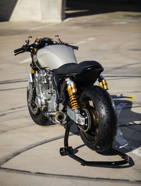 Yamaha Xjr 1300, Cafe Moto, Naked Bikes, Yamaha Xjr, Xjr 1300, Suzuki Bandit, Biker Aesthetic, Bmw Cafe Racer, Yamaha Motorcycles