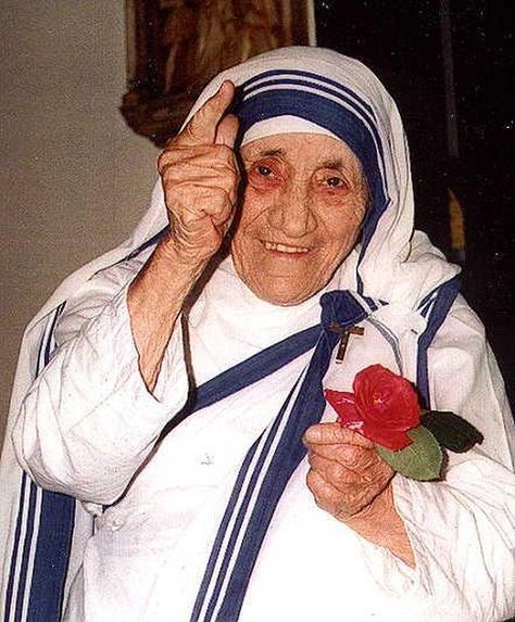 She was voted as one of the 10 most admirable women 18 times in her life! Mother Teresa Images, Mother Teresa Pictures, Missionaries Of Charity, Saint Teresa Of Calcutta, About Mother, Mother Teresa Quotes, Saint Teresa, Chris Young, Pope John