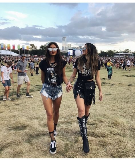 Hip Hop Music Festival Outfits, Hip Hop Festival Outfits, Austin City Limits Outfit, Best Festival Outfits, 2023 Festival Outfits, Hip Hop Concert Outfit, Rock Festival Outfit, Tomorrowland Outfit, Country Music Festival Outfits