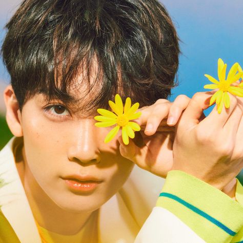 svt jeonghan icon sector 17 concept photo Sector 17, Vernon Chwe, Kpop Profiles, Won Woo, Facing The Sun, Seventeen Debut, Seventeen Album, Pledis 17, New Beginning