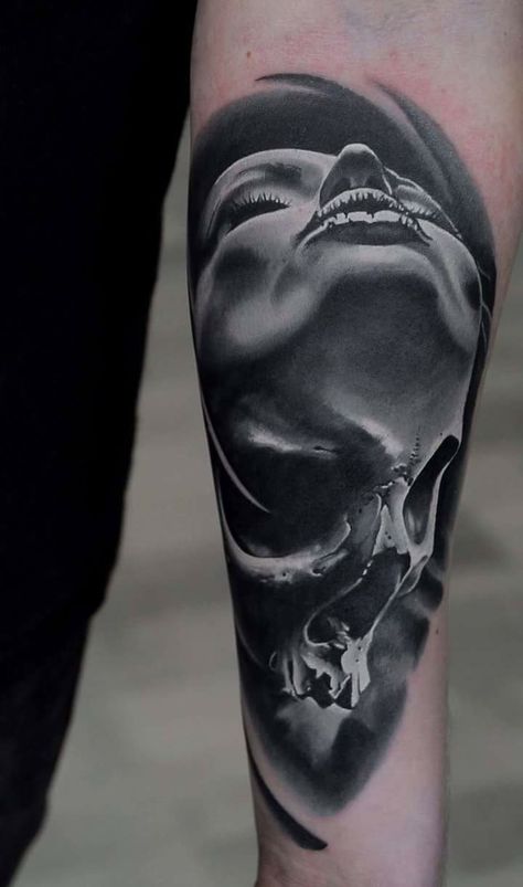 Kurt Tattoo, Tato Realis, Tatuaje Cover Up, Herren Hand Tattoos, Skull Girl Tattoo, Skull Sleeve Tattoos, Girl Face Tattoo, Tattoo Master, Tatuaje A Color