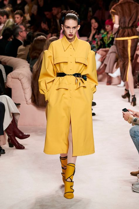 Fendi 2020, Structural Fashion, Iranian Women Fashion, Stephane Rolland, Tony Ward, Phoebe Philo, Milano Fashion Week, Dion Lee, Tracy Reese