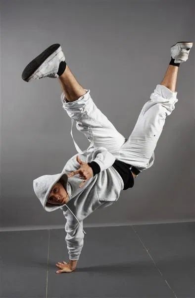 21 Professional Break Dancing Photos - Photoshop Tutorials Dancing Photos, Break Dancing, Dancing Poses, Cultura Hip Hop, Baile Hip Hop, Dancing Art, Hip Hop Dancer, Moda Hip Hop, Yoga Kurse