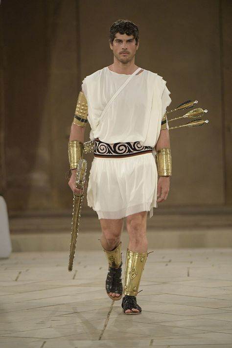 Toga Party, Greek Men, Greek Costume, Greece Fashion, Rome Antique, Greek Clothing, Greek Fashion, Greek Gods, Ancient Greece