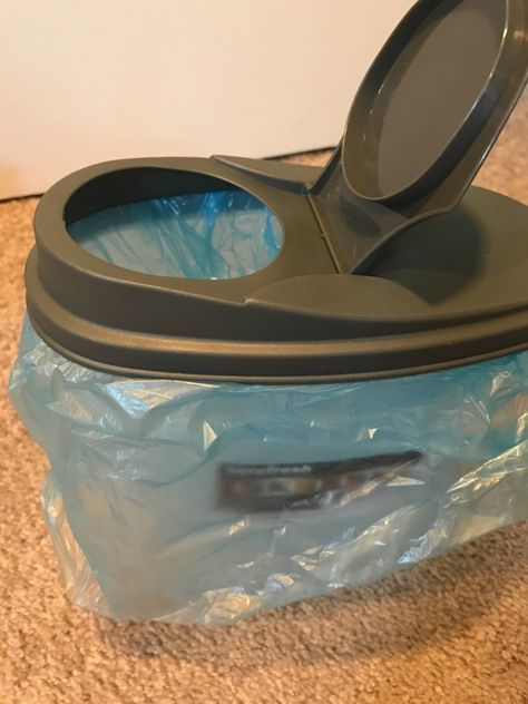 Camping Trash Can Ideas, Road Trip Essentials Dollar Tree, Camping Dollar Tree, Road Trip Dollar Tree, Dollar Store Disney Trip, Dollar Tree Travel Hacks For Kids, Camping Life Hacks, Car Travel Hacks, Easy Camping Hacks